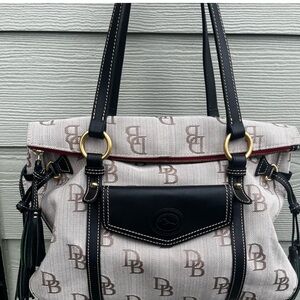 Dooney & Bourke Smith